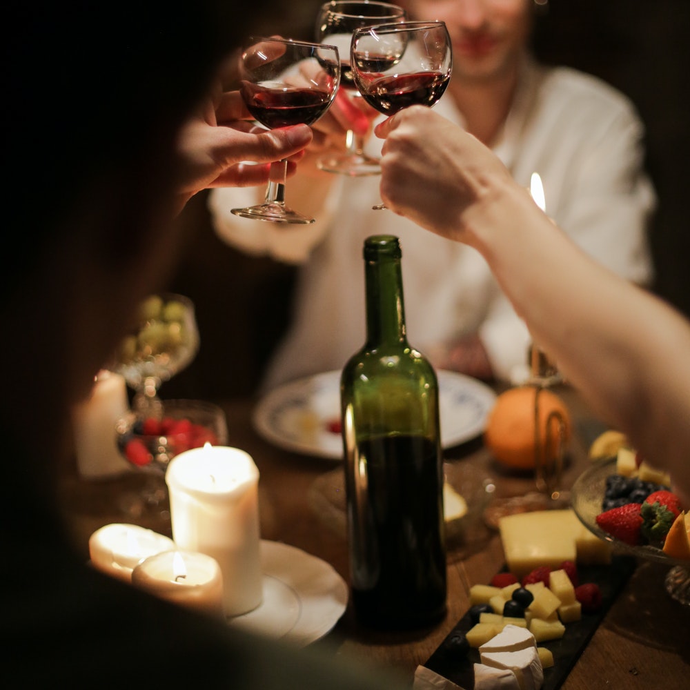 Vinos, otras bebidas alcohólicas, aguas, cafés e infusiones